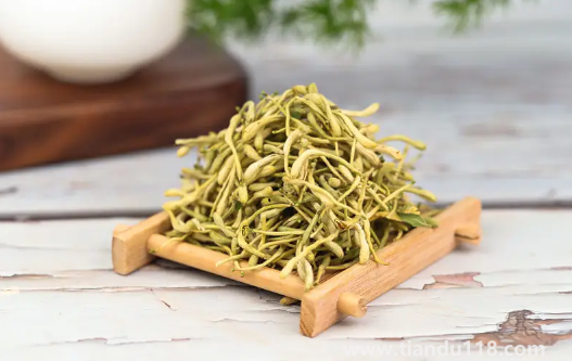 金銀花蒸黑了還能喝嗎(金銀花蒸過(guò)后發(fā)黑是怎么了)(圖2) 金銀花蒸黑了還能喝嗎2