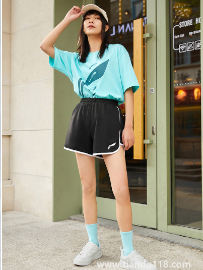 運(yùn)動短褲買正好的還是大一號的(買運(yùn)動短褲哪些是要注意的)(圖3) 運(yùn)動短褲買正好的還是大一號的3