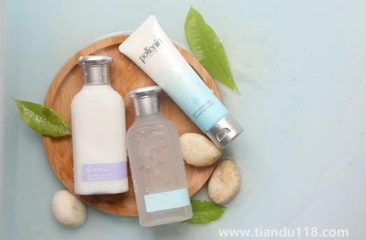 夏天護膚品放車?yán)镆惶爝€能用嗎(夏天護膚品需要放冰箱嗎)(圖3) 夏天護膚品放車?yán)镆惶爝€能用嗎3