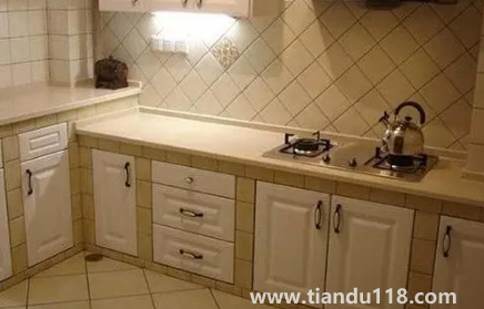 灶臺朝西怎么辦（灶臺坐西朝東好不好）