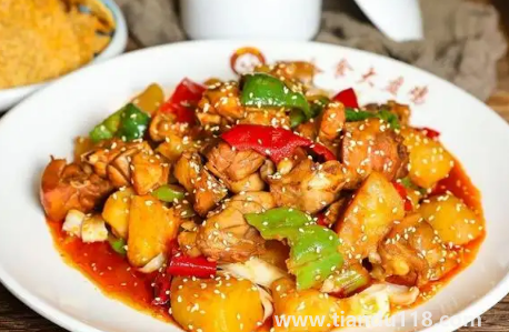 正宗新疆大盤(pán)雞的制作方法(大盤(pán)雞是什么地方的菜)(圖3) 正宗新疆大盤(pán)雞的制作方法3