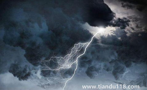 人工降雨會有轟隆隆的聲音嗎（人工降雨的水可以喝嗎）