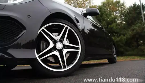 過了一個坑輪轂輕微變形了能修復嗎（輪轂變形修復放在后輪跑高速可以嗎）