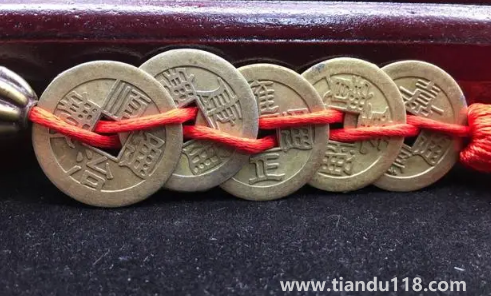 臥室門對(duì)門要掛五帝錢嗎(五帝錢可以正對(duì)大門掛嗎)(圖3) 臥室門對(duì)門要掛五帝錢嗎3