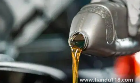 1萬(wàn)公里不換機(jī)油是不是會(huì)有悶響(不換機(jī)油只換機(jī)油濾芯可以嗎)(圖3) 1萬(wàn)公里不換機(jī)油是不是會(huì)有悶響3