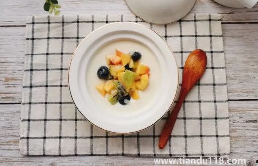 水果撈放冰箱第二天還能吃嗎（水果撈的做法）