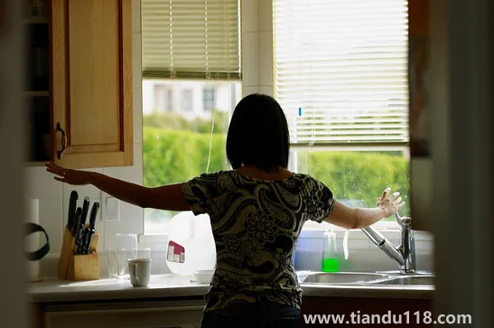 回潮天氣是開窗還是關窗(為什么回潮天要少開窗)(圖1) 回潮天氣是開窗還是關窗1