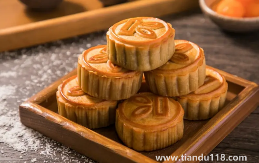 月餅在快遞過程中會(huì)不會(huì)變質(zhì)(吃月餅要注意什么)(圖3) 月餅在快遞過程中會(huì)不會(huì)變質(zhì)3