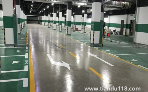 環(huán)氧自流平地面多少錢一平米（環(huán)氧地坪漆油性和水性有什么區(qū)別）