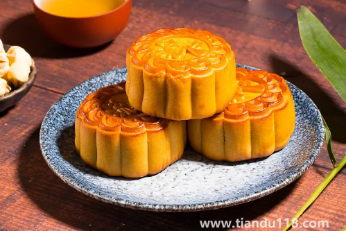 一個(gè)月餅的熱量相當(dāng)于幾塊披薩的熱量(月餅怎么吃不胖)(圖1) 一個(gè)月餅的熱量相當(dāng)于幾塊披薩的熱量1