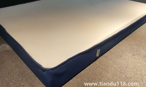 藍(lán)盒子和酒店的床哪個軟2