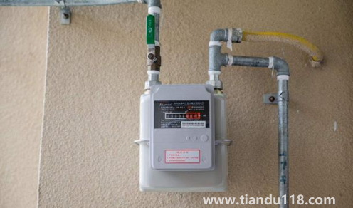 燃?xì)鉄崴鞲墓艿缆闊﹩幔ɡ闲^(qū)能不能裝零冷水燃?xì)鉄崴鳎?圖1) 燃?xì)鉄崴鞲墓艿缆闊﹩?