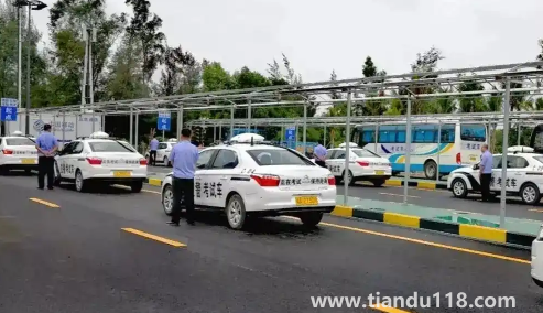 科三沒過騙教練過了會發(fā)現(xiàn)嗎（科三沒過要交補(bǔ)考費(fèi)給駕校嗎）