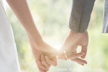 必須先訂婚在結婚嗎(不訂婚直接結婚彩禮什么時候給)(圖1) 必須先訂婚在結婚嗎1