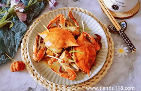 梭子蟹的蟹黃是灰色的還能吃嗎（吃梭子蟹不能吃什么）