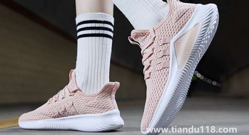 網(wǎng)面鞋破洞了怎么補(bǔ)救（網(wǎng)面鞋破洞了屬于質(zhì)量問題嗎）