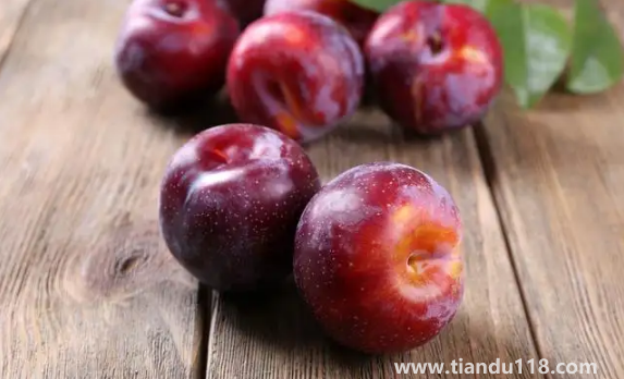 李子空心有棕色結(jié)晶是什么(吃柿子的注意事項)(圖3) 李子空心有棕色結(jié)晶是什么3