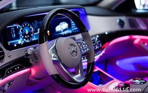 汽車氛圍燈有必要加裝嗎(汽車氛圍燈有什么用)(圖2) 汽車氛圍燈有必要加裝嗎2