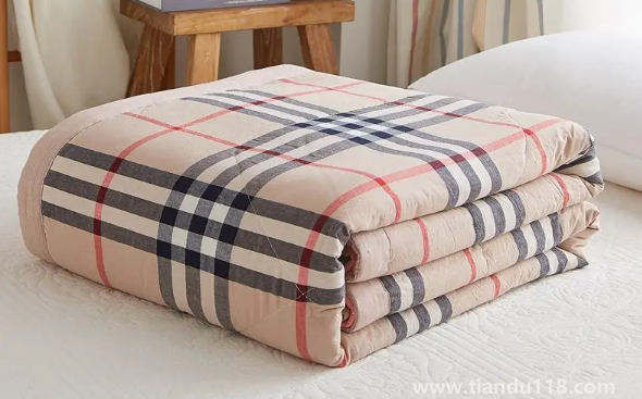 被子有靜電是不是質(zhì)量不好(被子全是靜電怎么辦)(圖2) 被子有靜電是不是質(zhì)量不好2