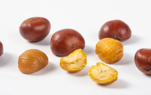 炒板栗如何二次加熱(吃板栗的注意事項(xiàng))(圖2) 炒板栗如何二次加熱2