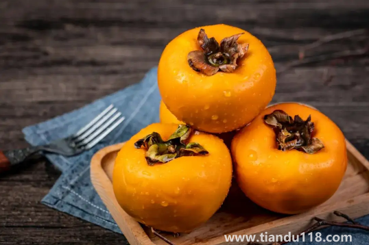 用鹽泡柿子要泡幾天（吃柿子的注意事項）