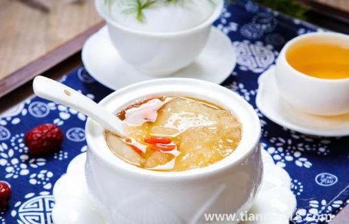 冰糖雪梨適合有痰還是無(wú)痰(冰糖雪梨止咳化痰做法)(圖2) 冰糖雪梨適合有痰還是無(wú)痰2