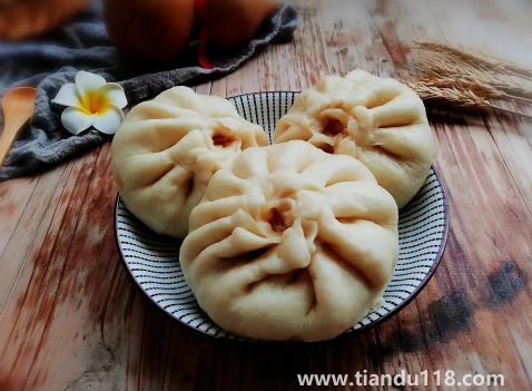 牛肉餡包子怎么調餡好吃(牛肉餡包子的做法)(圖3) 牛肉餡包子怎么調餡好吃3