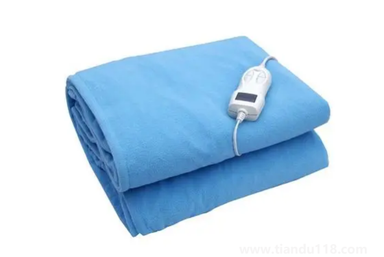 電熱毯上面可以鋪褥子嗎(電熱毯使用注意事項(xiàng))(圖2) 電熱毯上面可以鋪褥子嗎2