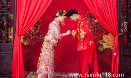 女生回門一定要穿紅色衣服嗎(女生回門的注意事項)(圖3) 女生回門一定要穿紅色衣服嗎3