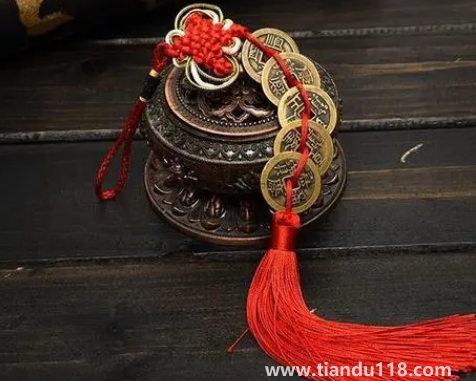 五帝錢左右兩邊都要掛嗎(五帝錢是什么)(圖3) 五帝錢左右兩邊都要掛嗎3