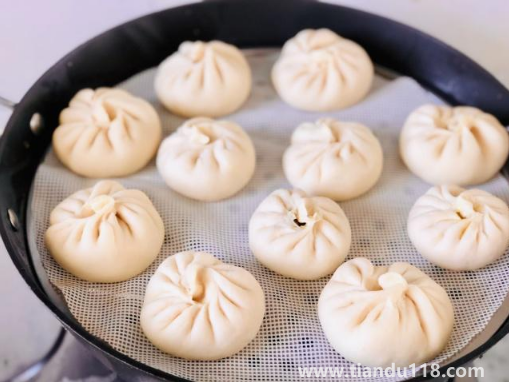 蒸包子回縮怎么辦(蒸包子冷水下鍋還是熱水下鍋蒸好)(圖3) 蒸包子回縮怎么辦3