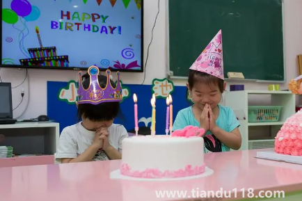 閏二月是不是有兩個生日的(閏二月生日的怎么算陰歷生日)(圖1) 閏二月是不是有兩個生日的1