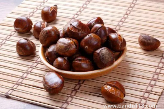 炒板栗開(kāi)口好還是不開(kāi)口好吃(炒板栗怎么保存)(圖2) 炒板栗開(kāi)口好還是不開(kāi)口好吃2