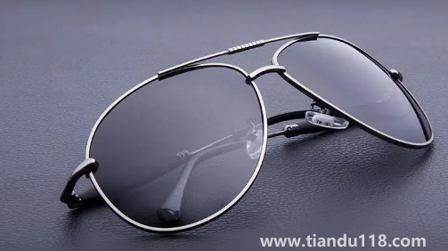 網(wǎng)上配的眼鏡戴著暈能退嗎(網(wǎng)上配的眼鏡戴上頭暈是怎么回事)(圖3) 網(wǎng)上配的眼鏡戴著暈能退嗎3