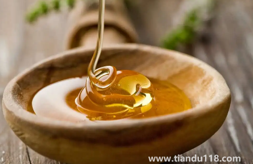 蜂蜜冬天不結(jié)晶是假的嗎(蜂蜜結(jié)晶了還能吃嗎)(圖2) 蜂蜜冬天不結(jié)晶是假的嗎2
