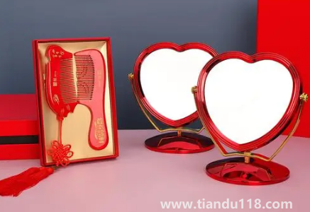 結(jié)婚拿鏡子必須要男孩嗎（結(jié)婚帶鏡子的寓意有哪些）