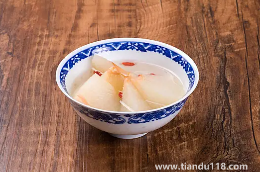 雪梨水為什么煲出來是黑色的（雪梨水有什么功效）