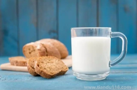 新冠陽性拉肚子可以喝牛奶嗎（拉肚子喝什么比較好）