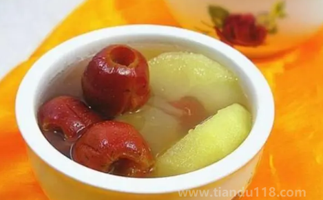 蘋果煮的半生不熟能吃嗎（蘋果煮熟吃一般對(duì)人體沒有什么影響）