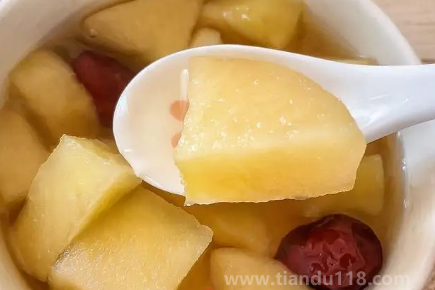 蘋果煮時(shí)間長(zhǎng)了好不好（煮蘋果煮太久會(huì)有毒嗎）