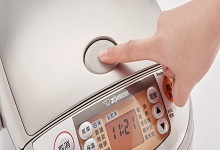 電飯煲蛋糕糊底怎么辦 電飯煲蛋糕為什么會糊底