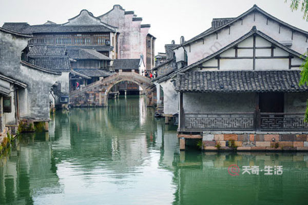 烏鎮(zhèn)住景區(qū)還是外面 烏鎮(zhèn)住景區(qū)還是外面好(圖2) 烏鎮(zhèn)住景區(qū)還是外面