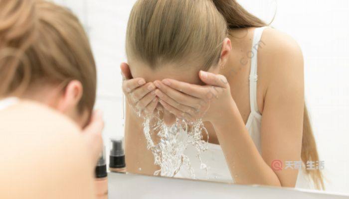 黑面膜多久敷一次 黑面膜的使用次數(shù)(圖4) 黑面膜多久敷一次